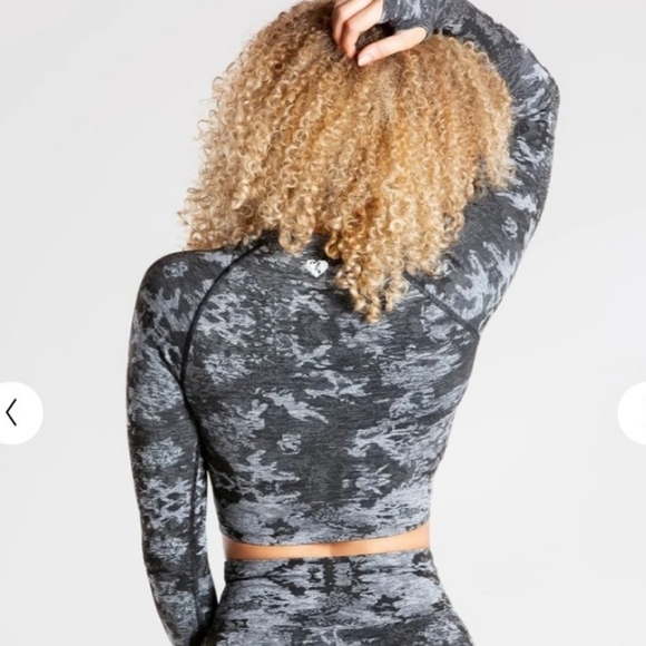 CAMO SEAMLESS LONG SLEEVE CROP TOP - Picture 3 of 4